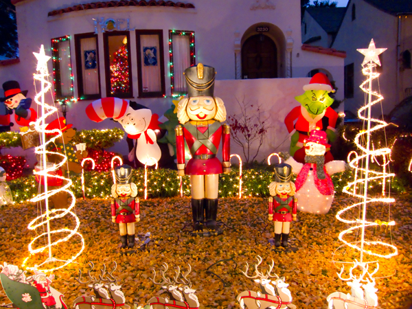 christmas_tree_lane_05