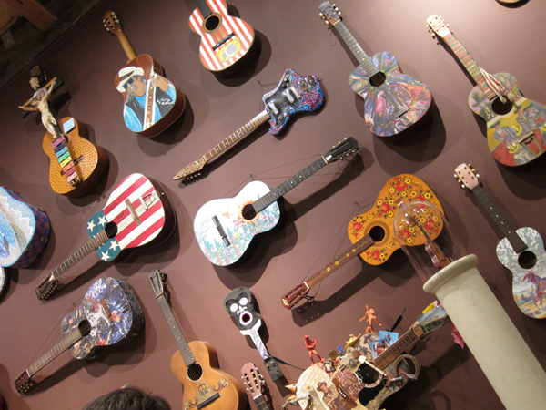 guitar art, the guitar show, painted guitars