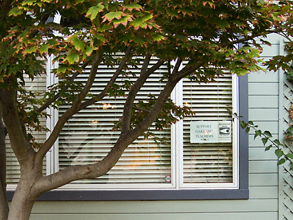 political signs, support teachers, oakland teachers, dimond district