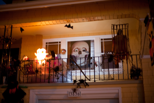 crazy halloween decorated houses
