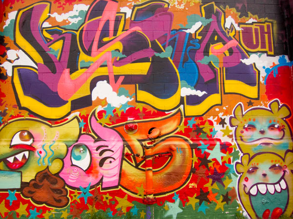 girl graffiti murals, west oakland graffiti, oakland graffiti art